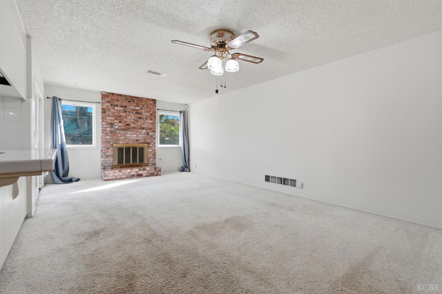 831 Redwood Ln, Lemoore, CA 93245