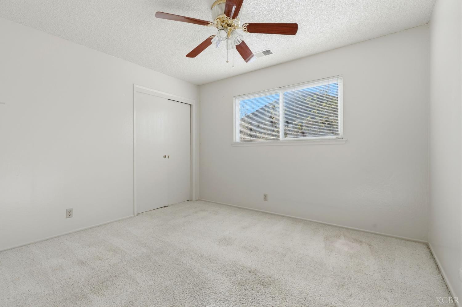 831 Redwood Ln, Lemoore, CA 93245