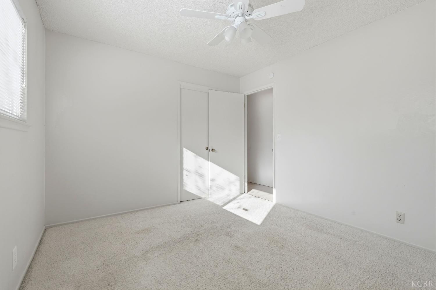 831 Redwood Ln, Lemoore, CA 93245