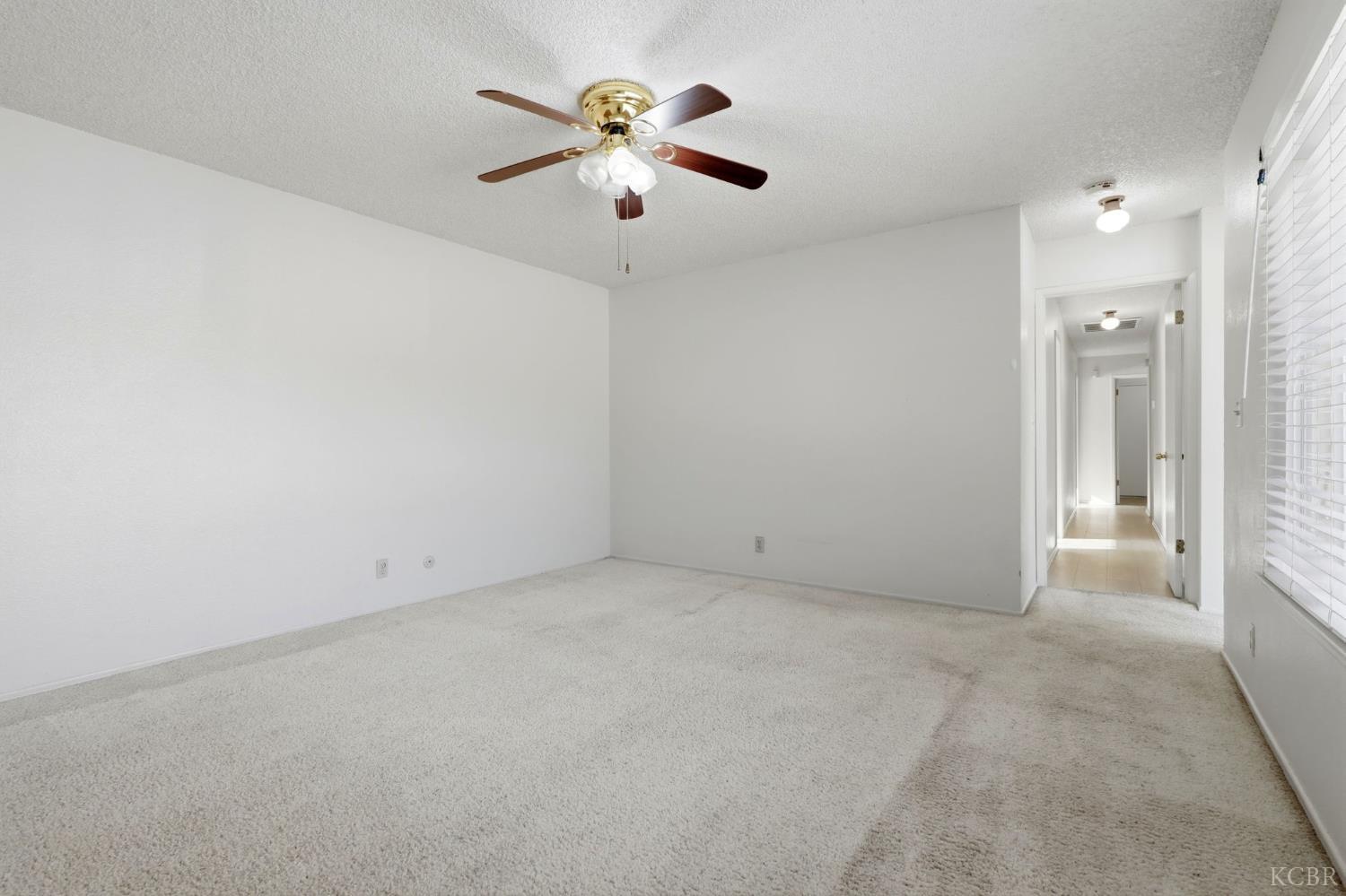 831 Redwood Ln, Lemoore, CA 93245