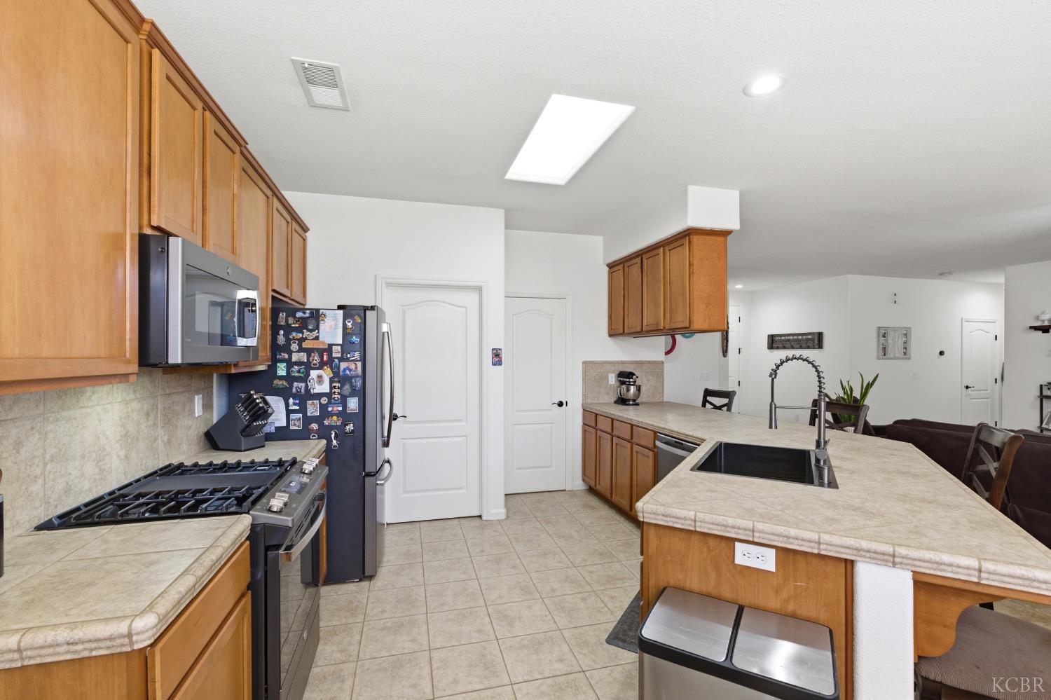 2235 Charlie Chambers Dr, Hanford, CA 93444