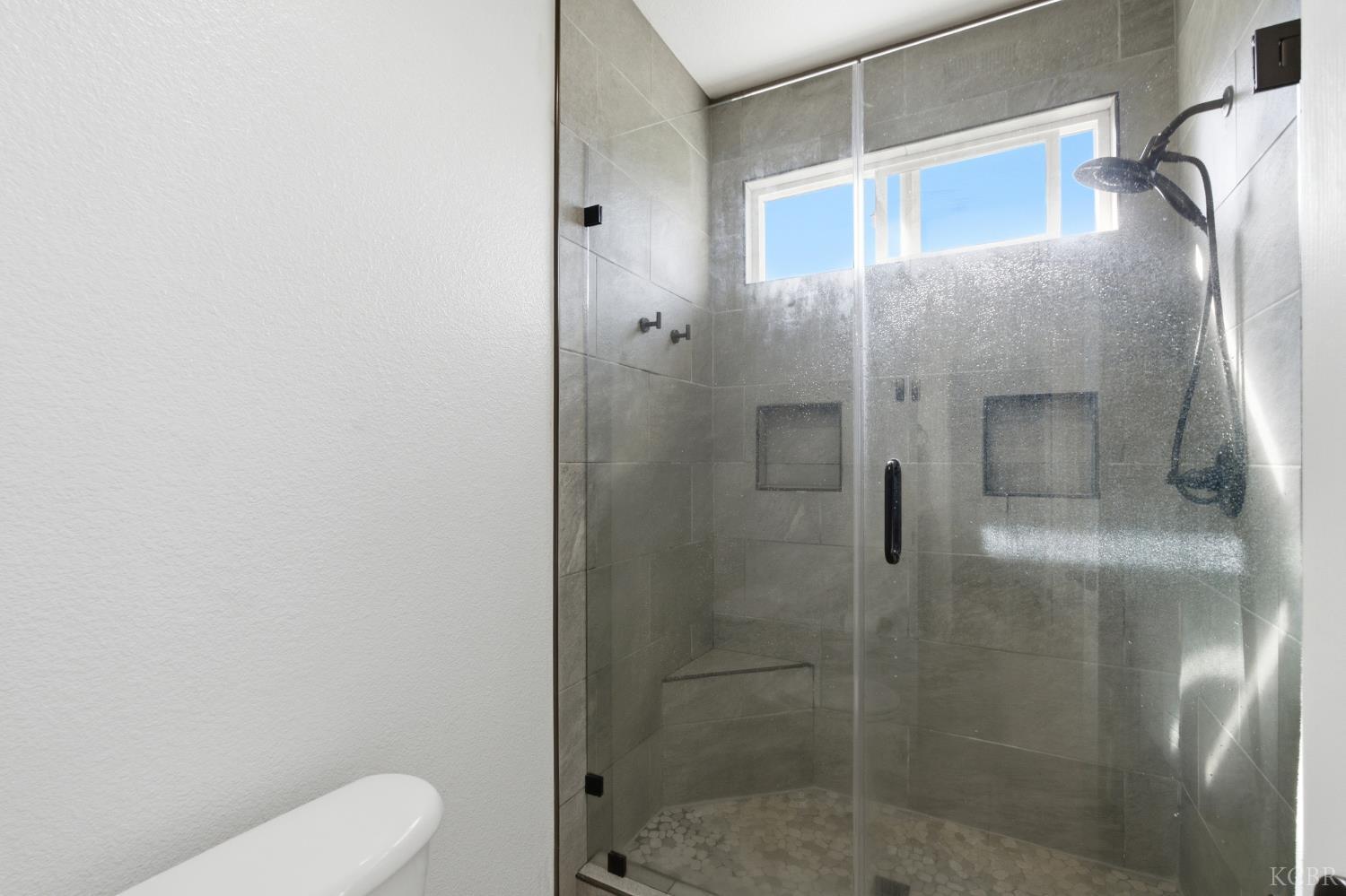 2235 Charlie Chambers Dr, Hanford, CA 93444