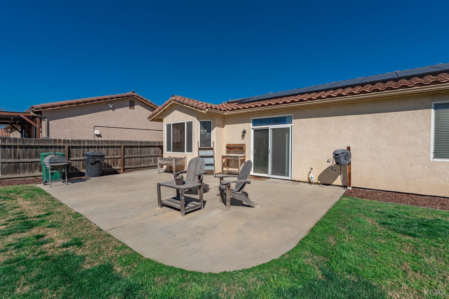 2235 Charlie Chambers Dr, Hanford, CA 93444