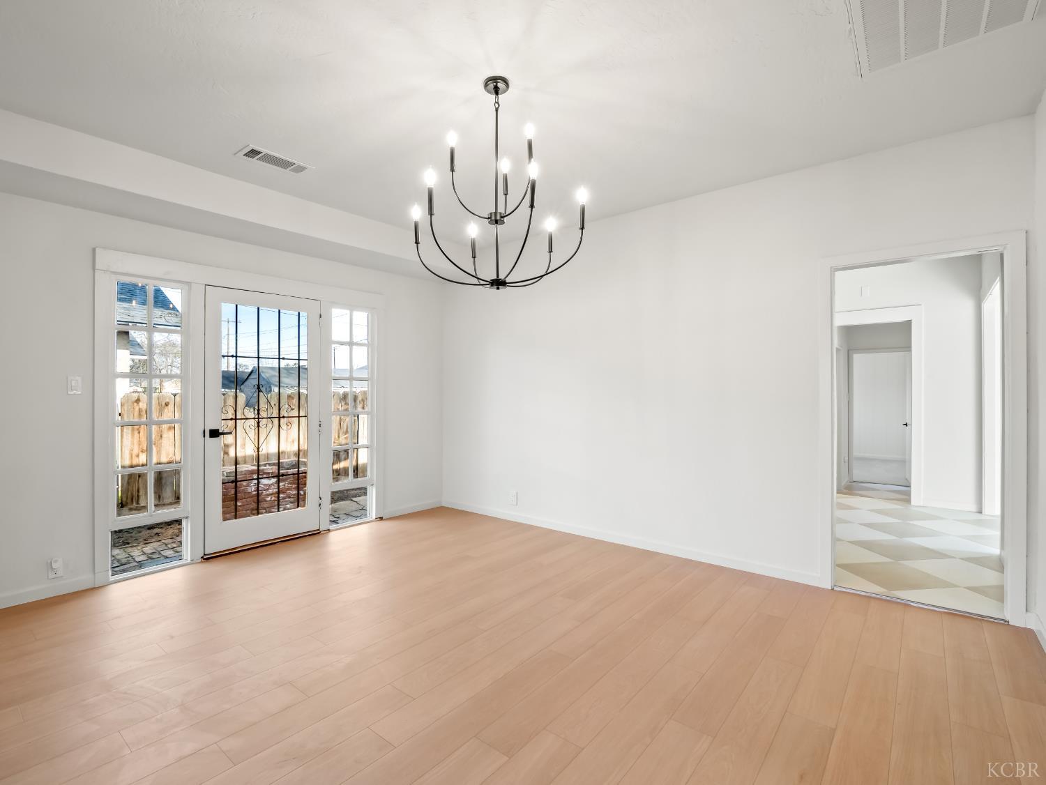 425 W Elm St, Hanford, CA 93230