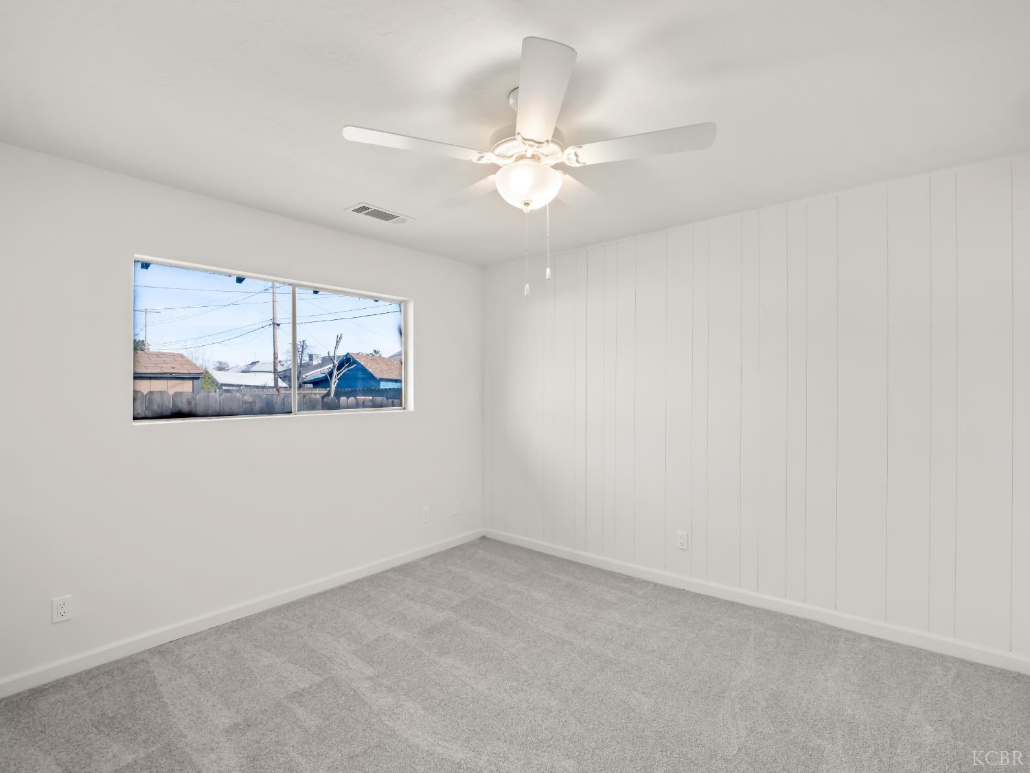 425 W Elm St, Hanford, CA 93230