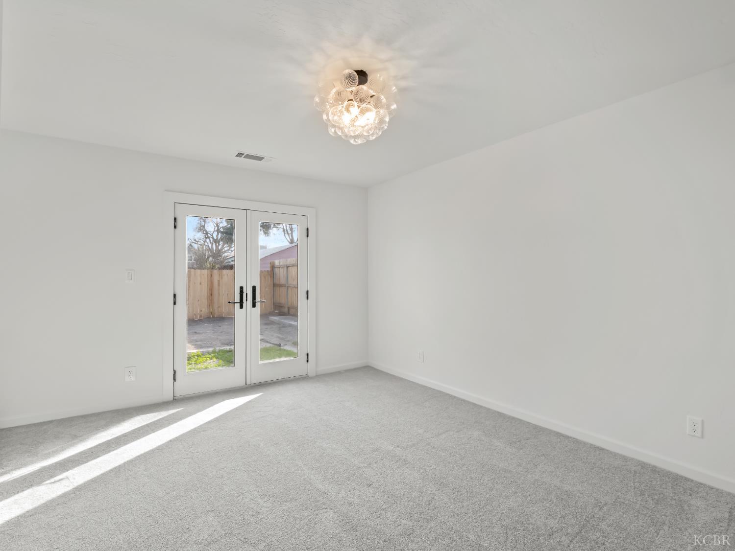 425 W Elm St, Hanford, CA 93230