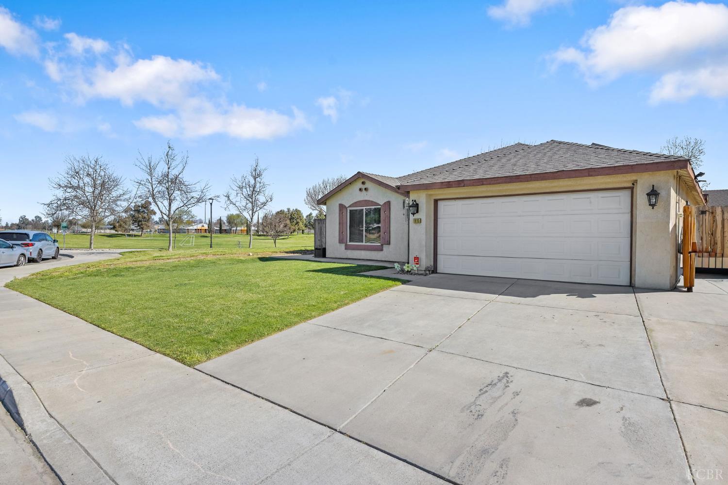 1915 Valley Springs Ave, Hanford, CA 93230
