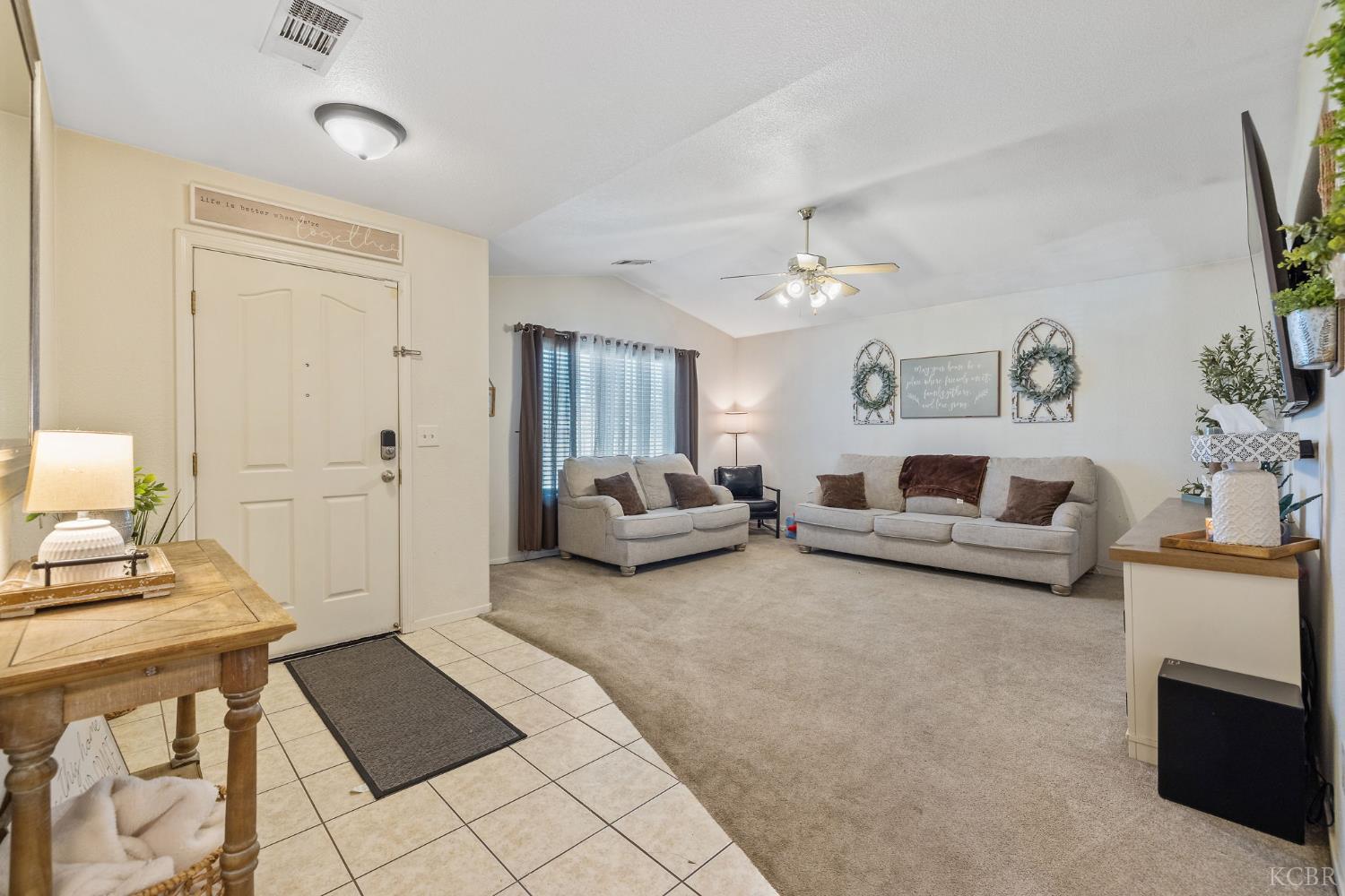 1915 Valley Springs Ave, Hanford, CA 93230