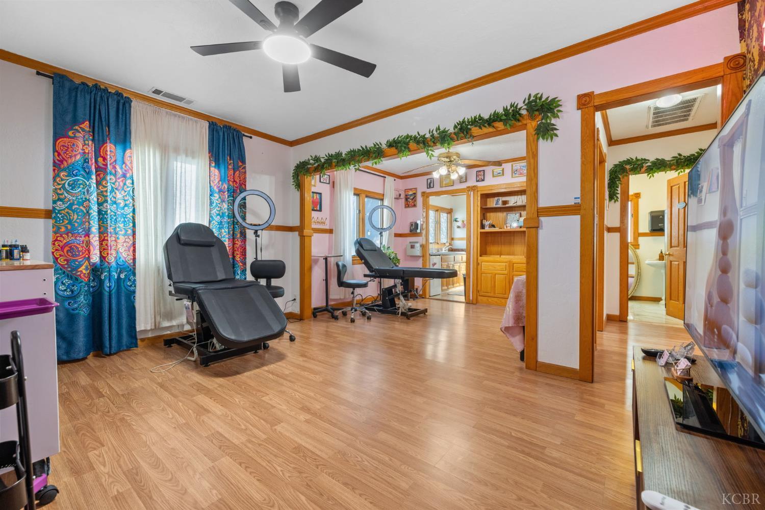 114 S Stevenson St, Visalia, CA 93291