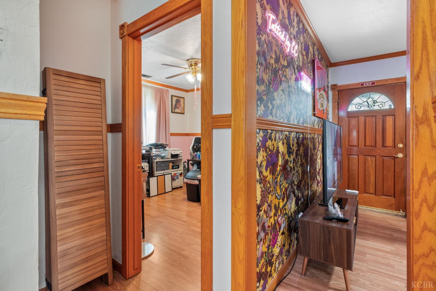 114 S Stevenson St, Visalia, CA 93291