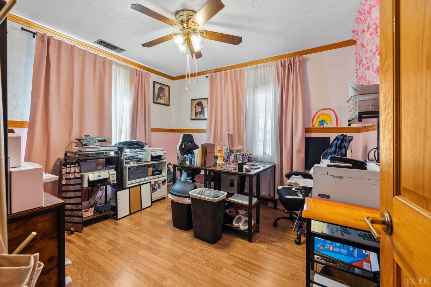 114 S Stevenson St, Visalia, CA 93291