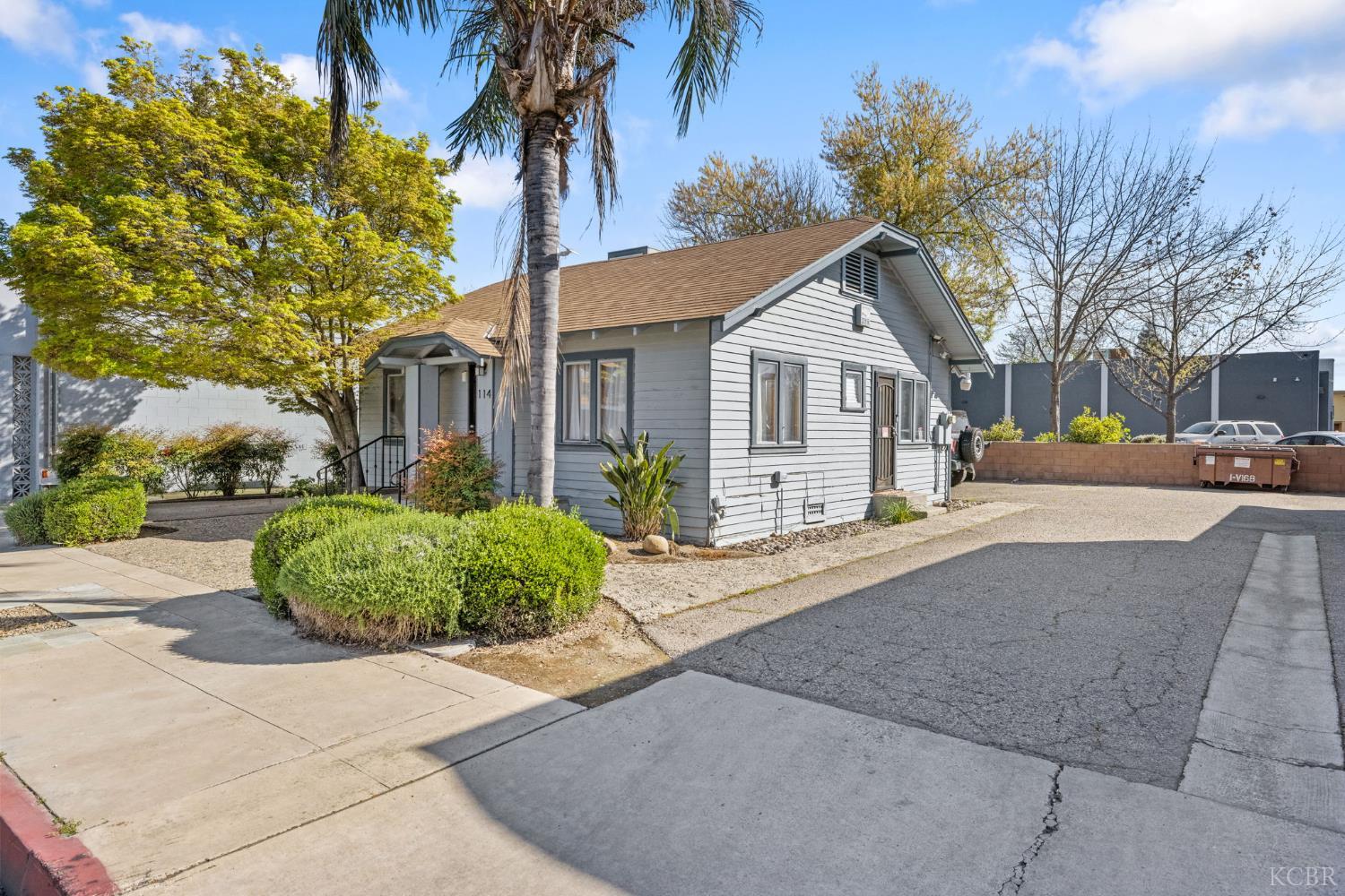 114 S Stevenson St, Visalia, CA 93291