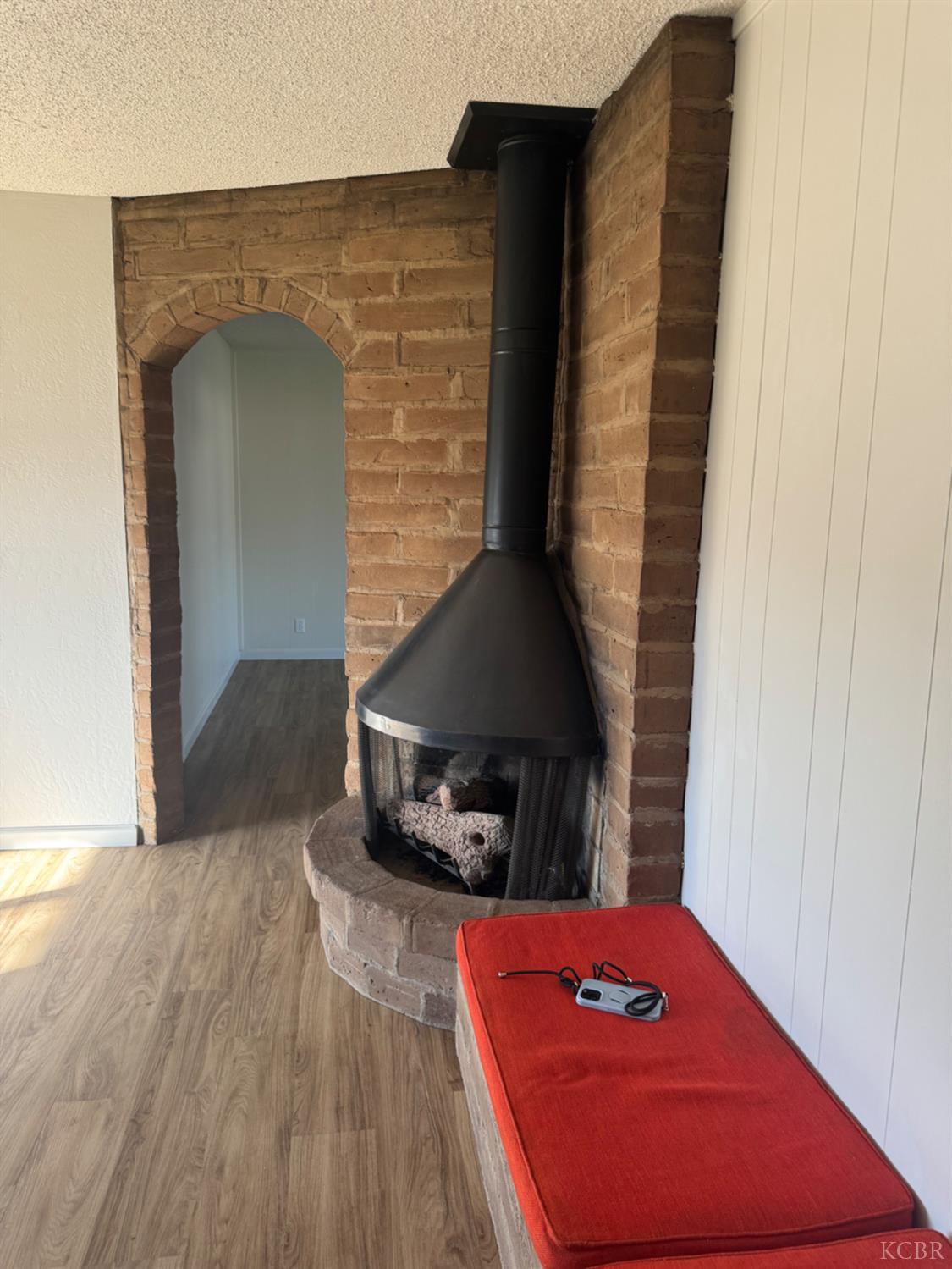 2215 N Mayfair Dr, Hanford, CA 93230