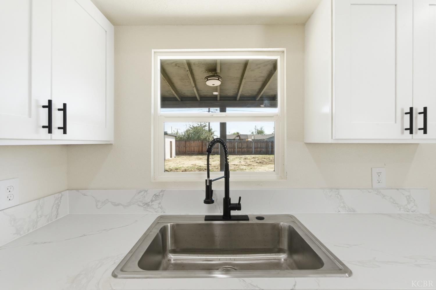 803 Gladys Way, Hanford, CA 93230