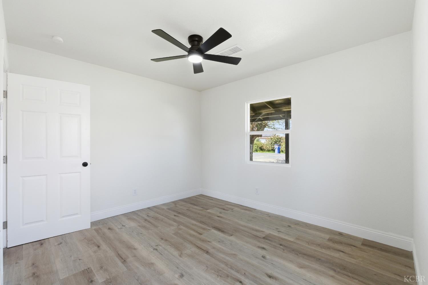 803 Gladys Way, Hanford, CA 93230