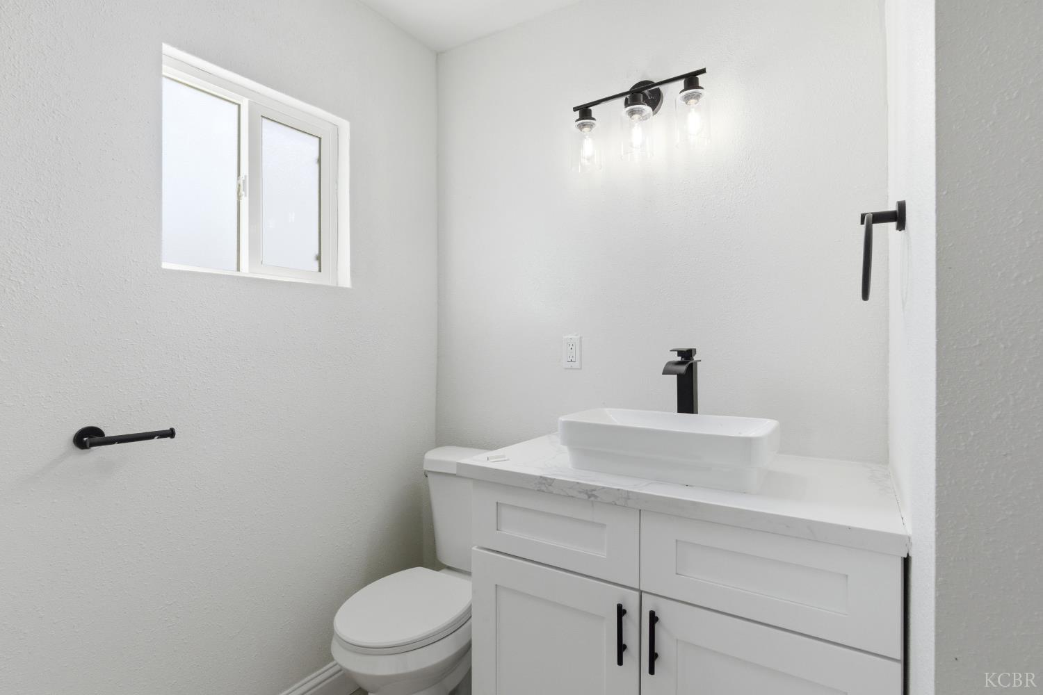 803 Gladys Way, Hanford, CA 93230