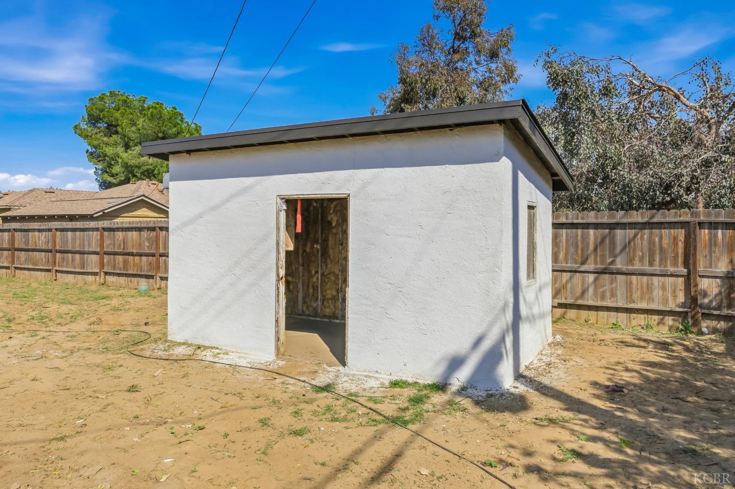 803 Gladys Way, Hanford, CA 93230