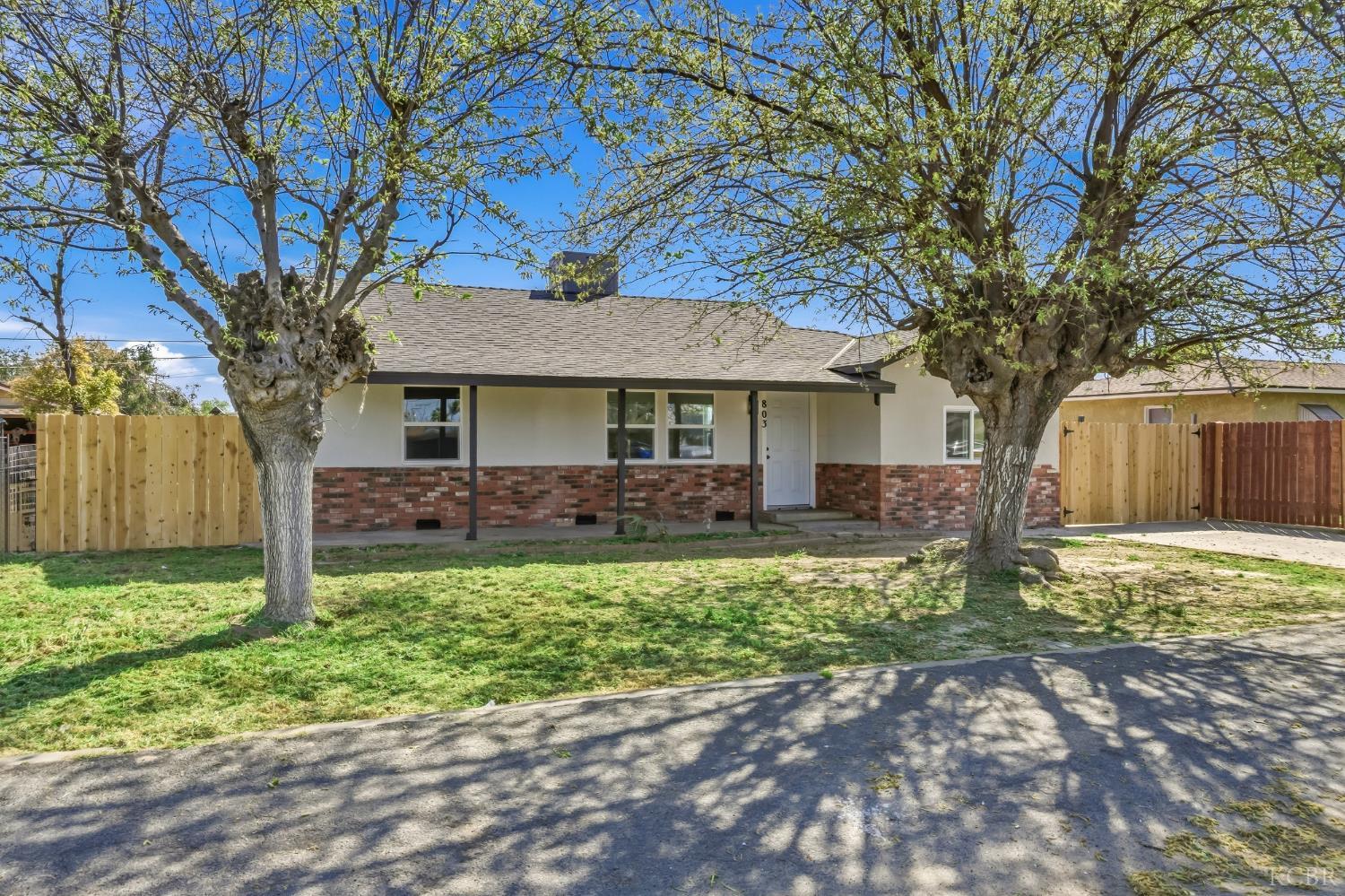 803 Gladys Way, Hanford, CA 93230