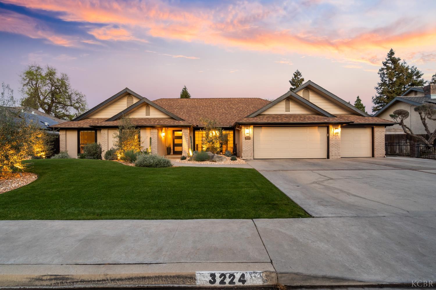 3224 S Garden St, Visalia, CA 93277