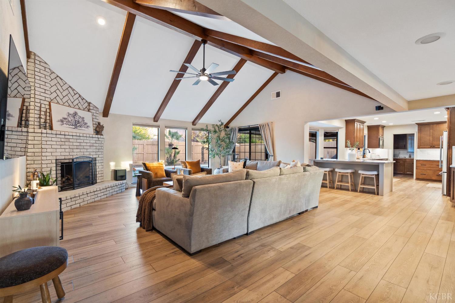 3224 S Garden St, Visalia, CA 93277