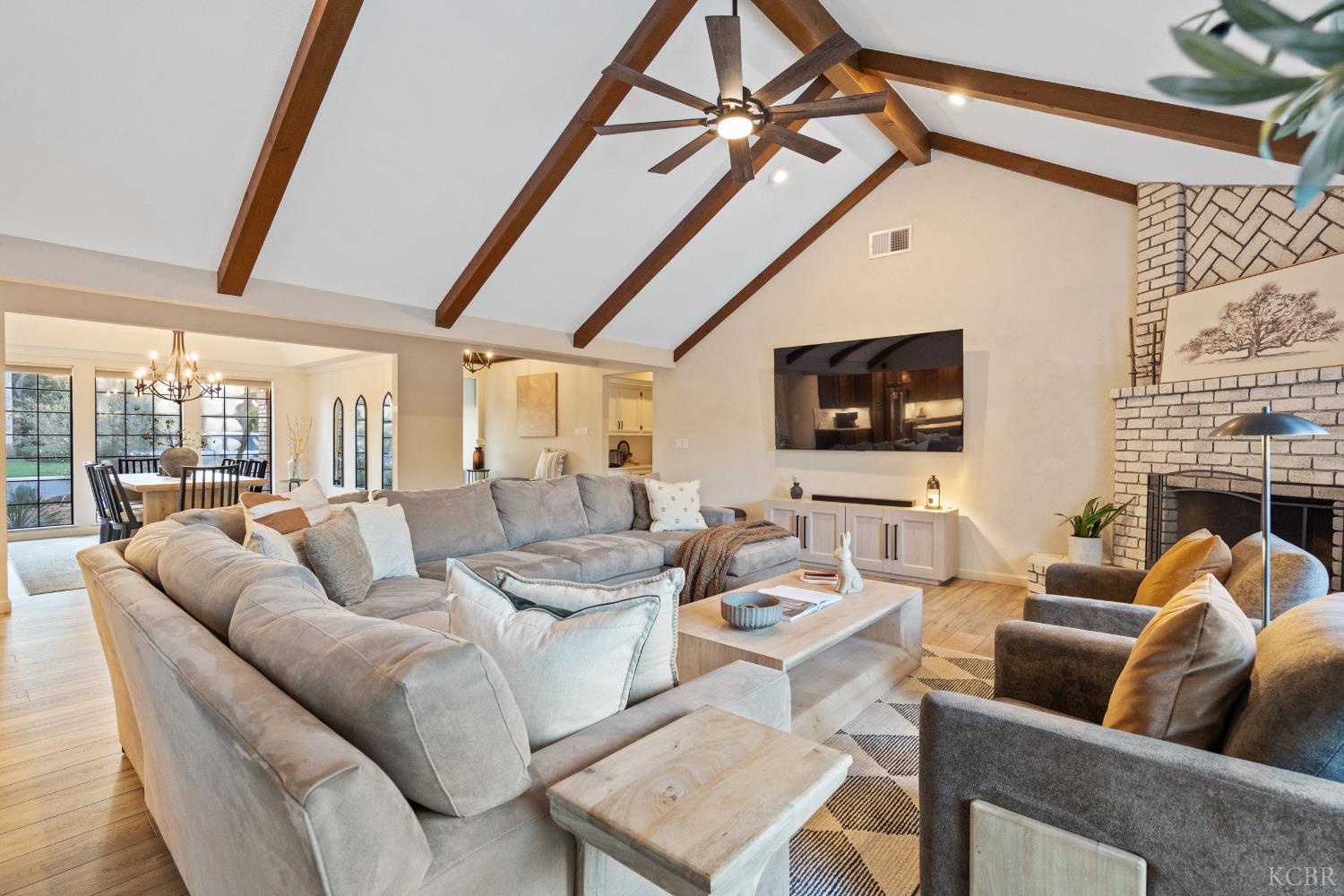 3224 S Garden St, Visalia, CA 93277