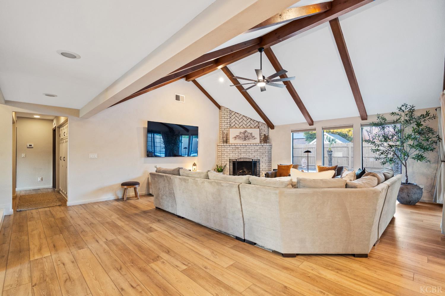 3224 S Garden St, Visalia, CA 93277