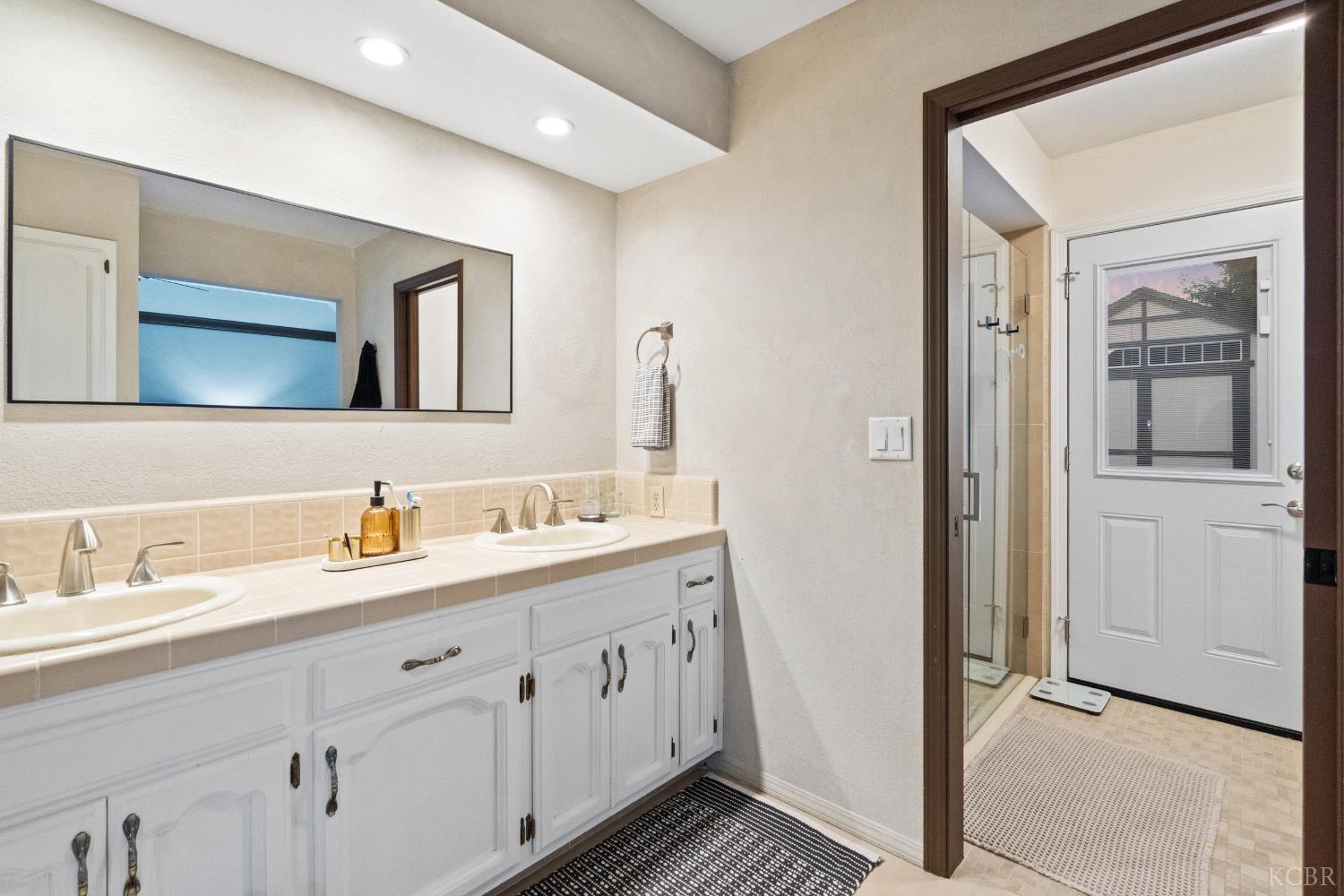 3224 S Garden St, Visalia, CA 93277