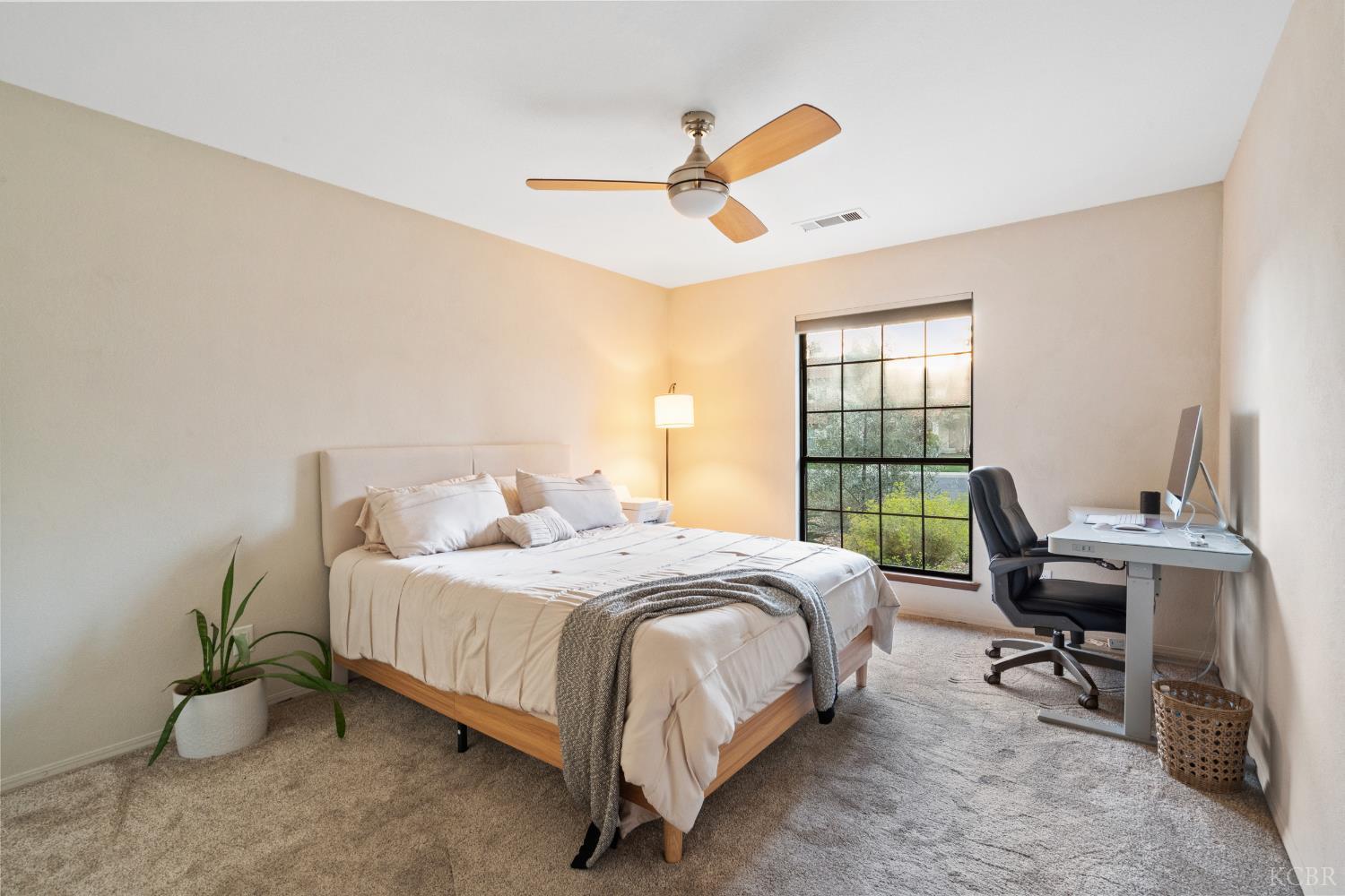 3224 S Garden St, Visalia, CA 93277