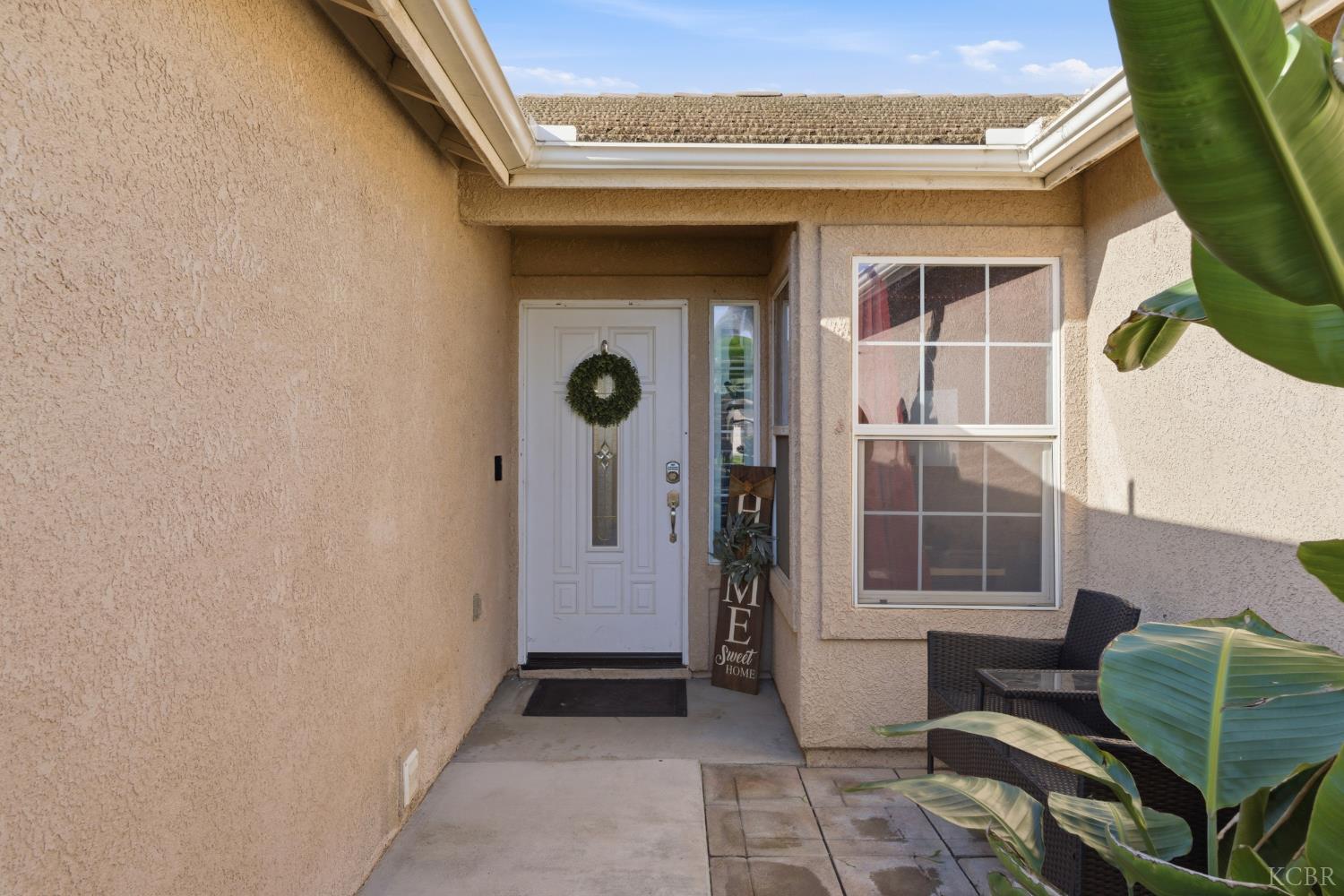 1964 N Fitzgerald Ln, Hanford, CA 93230