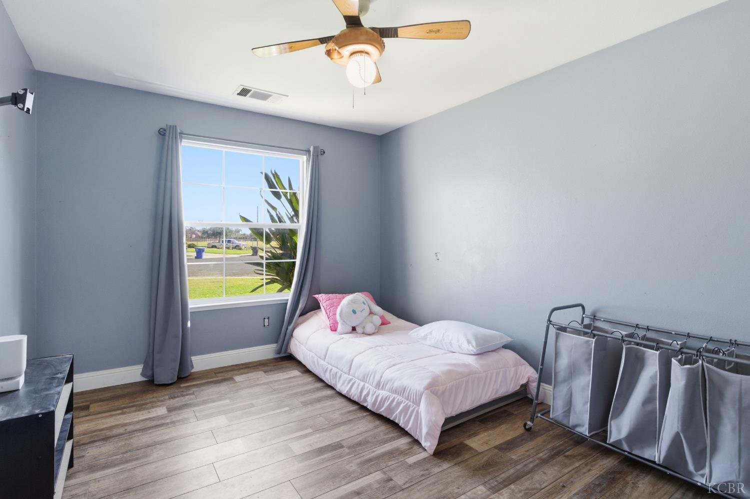 1964 N Fitzgerald Ln, Hanford, CA 93230