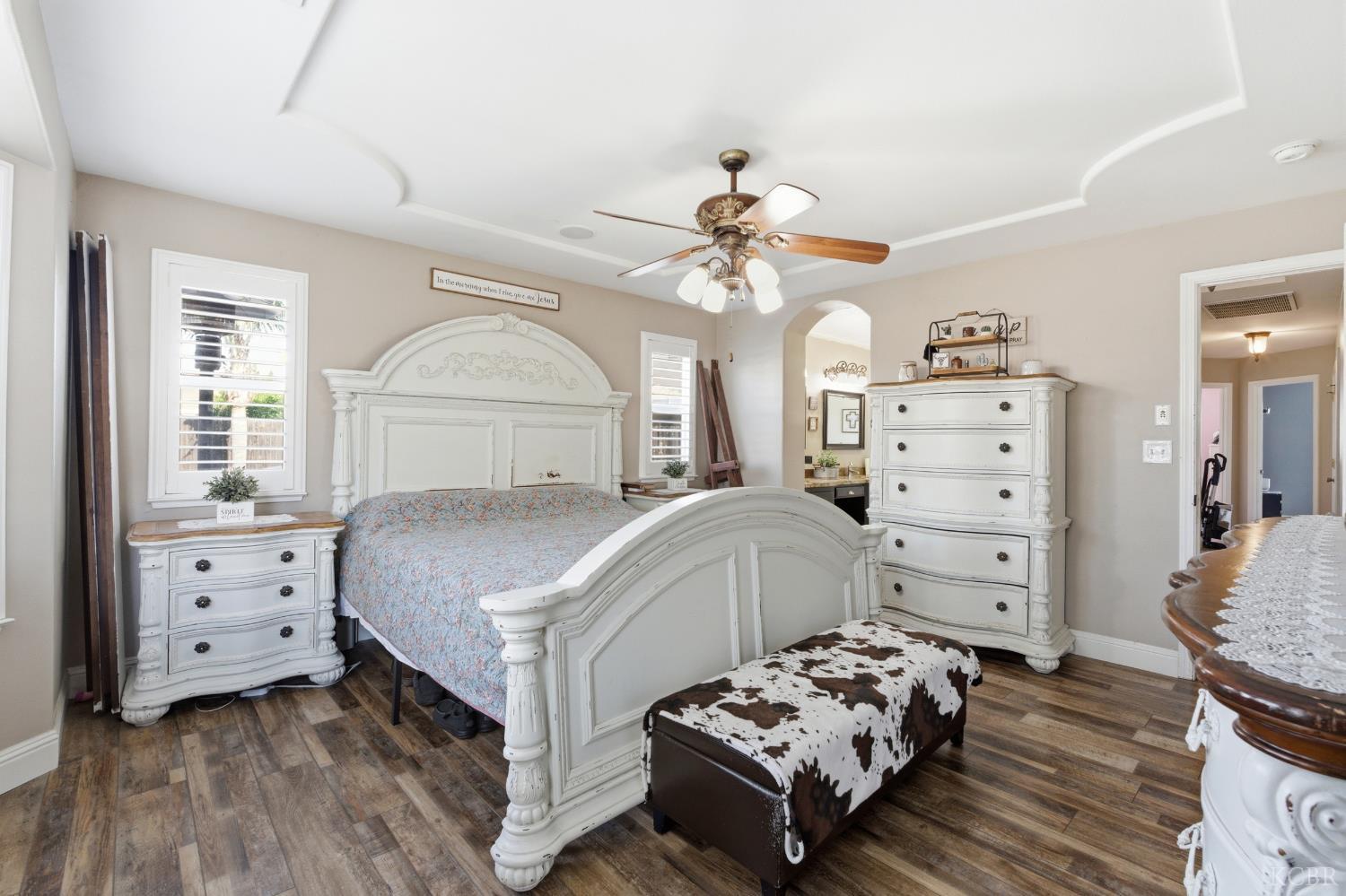 1964 N Fitzgerald Ln, Hanford, CA 93230