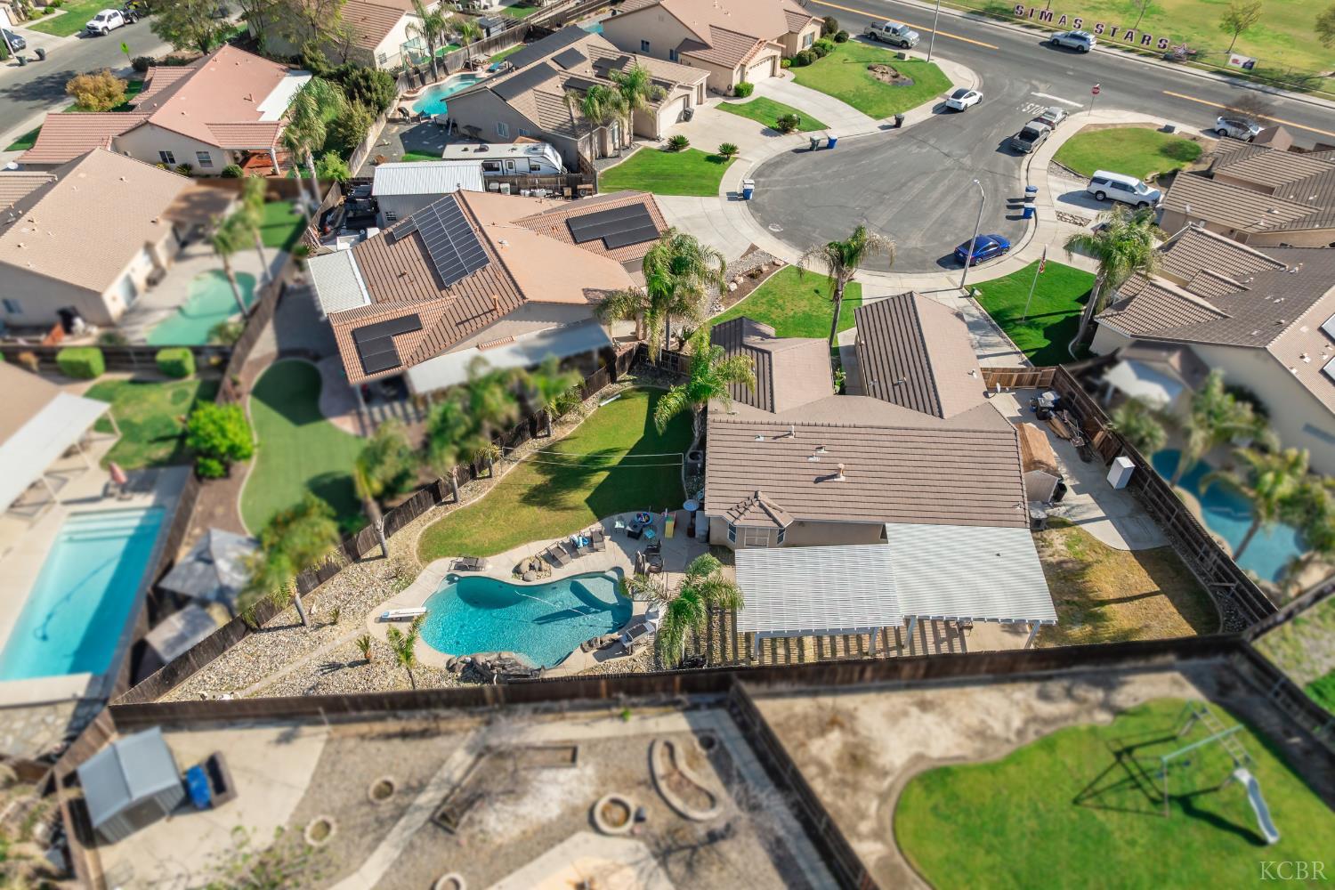 1964 N Fitzgerald Ln, Hanford, CA 93230