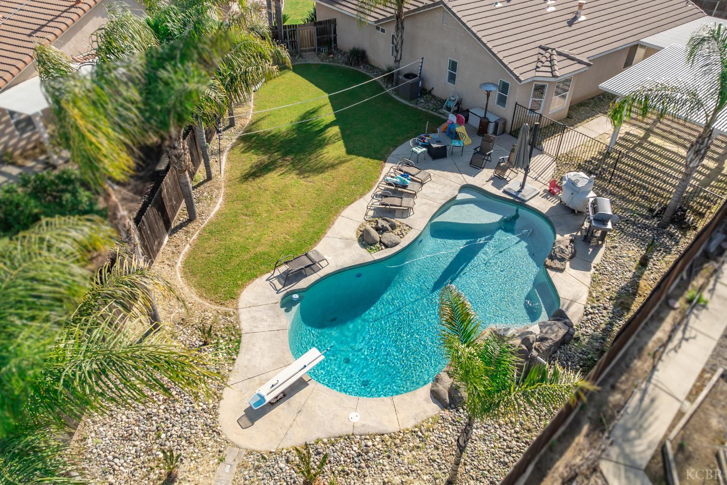 1964 N Fitzgerald Ln, Hanford, CA 93230