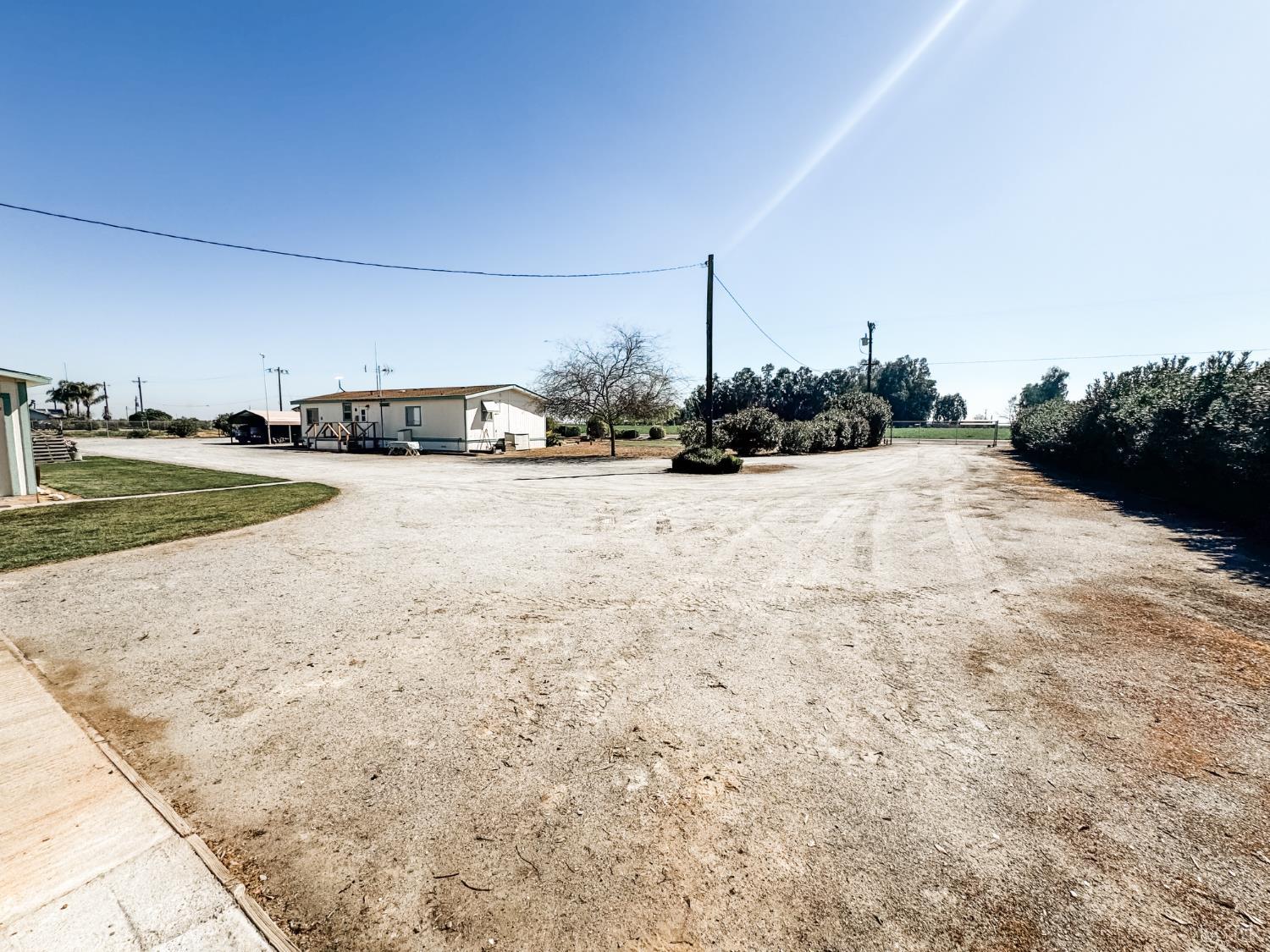 12120 Idaho Ave, Hanford, CA 93230