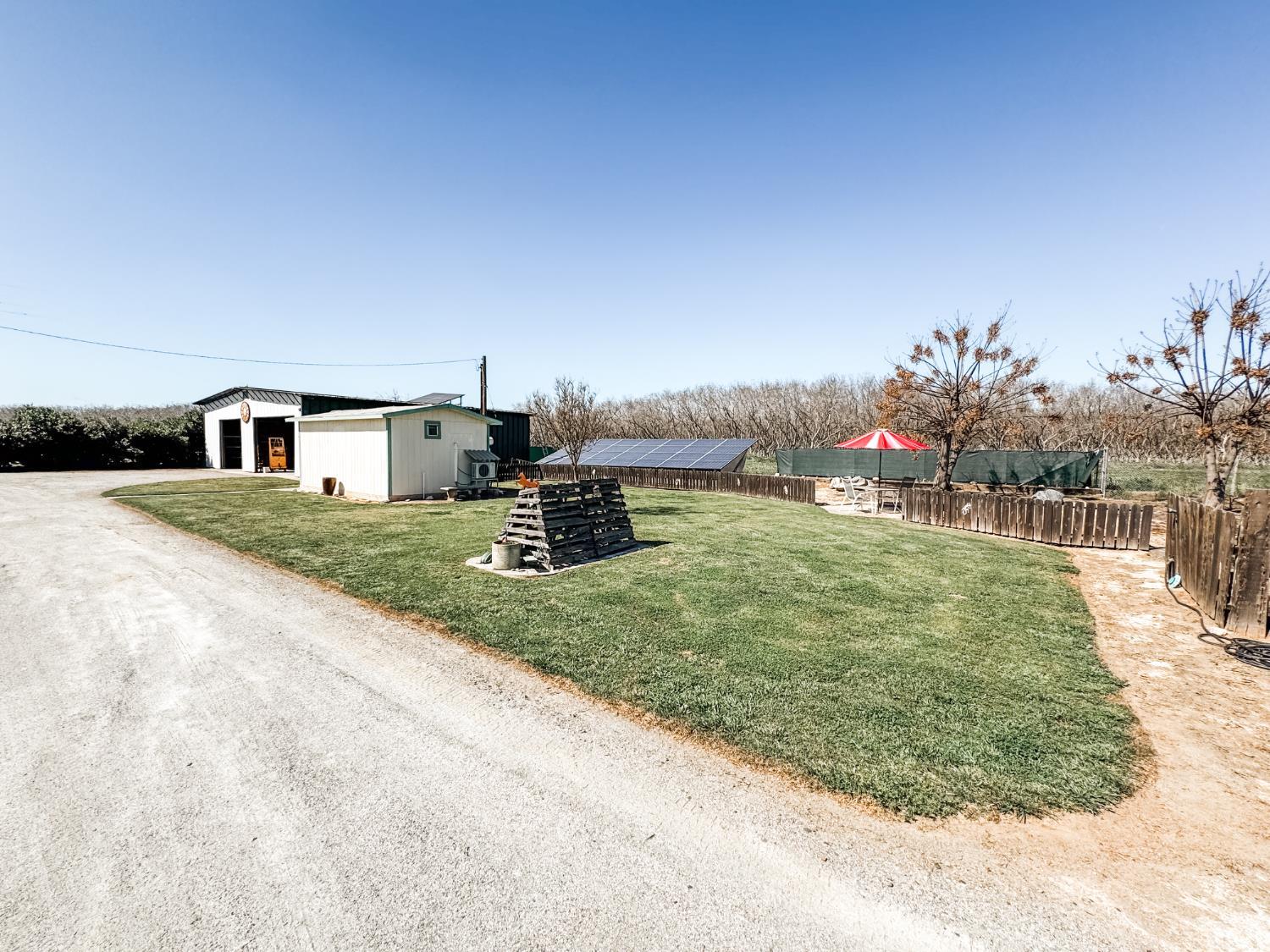 12120 Idaho Ave, Hanford, CA 93230