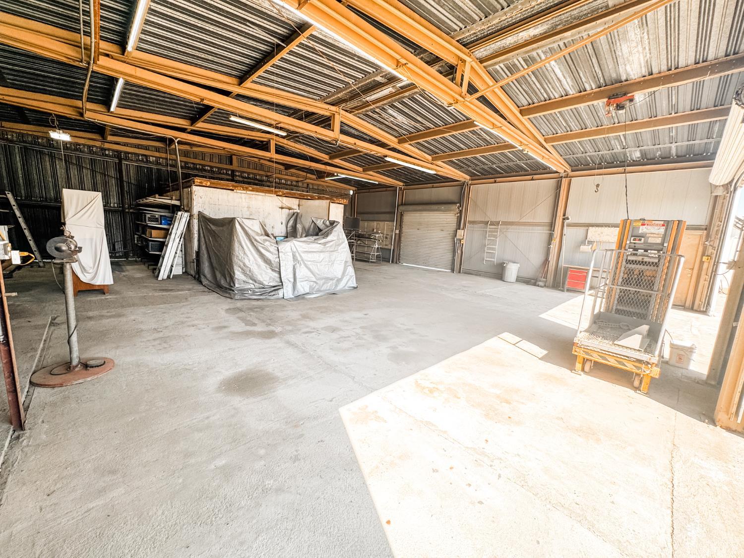 12120 Idaho Ave, Hanford, CA 93230