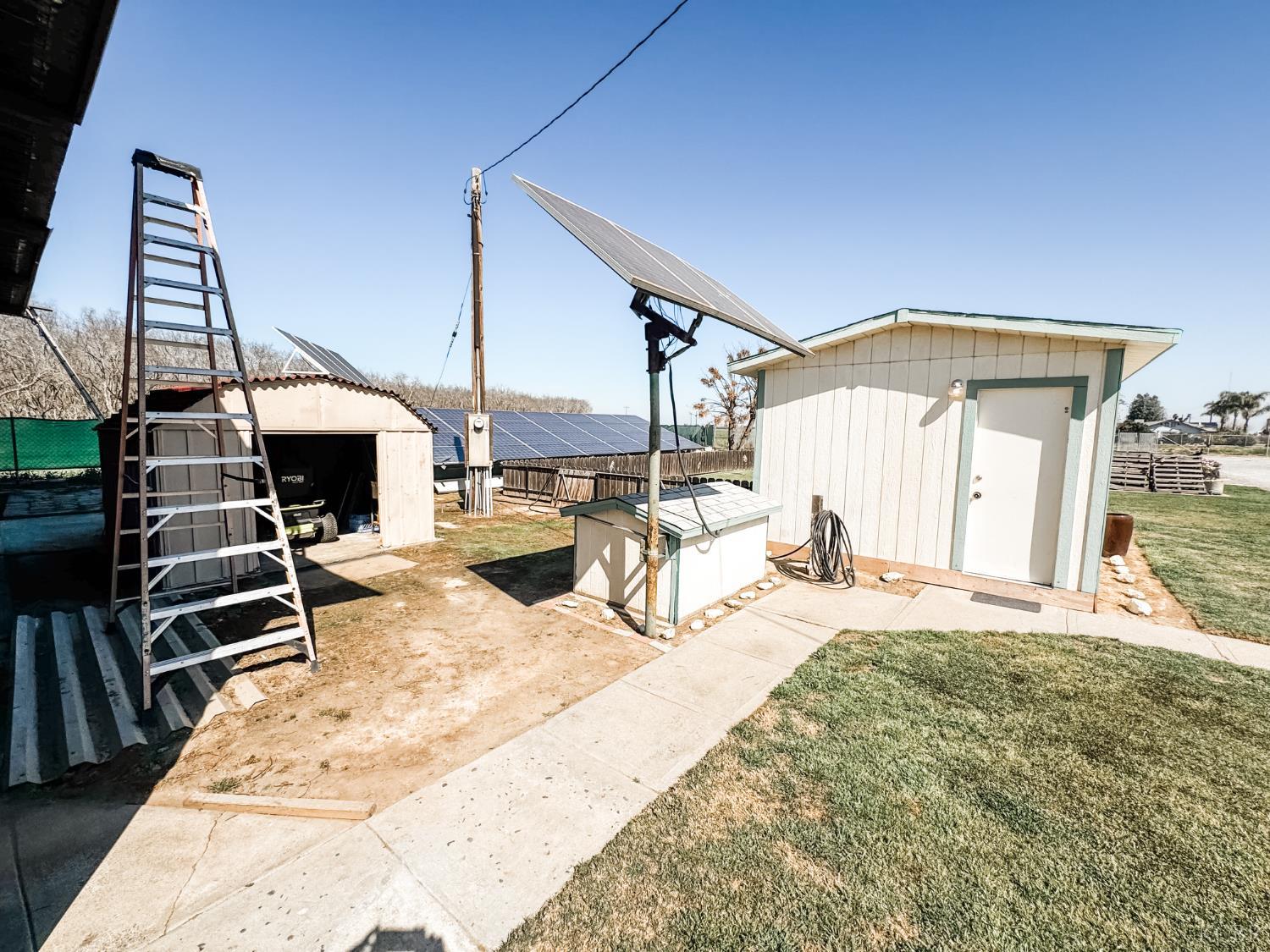 12120 Idaho Ave, Hanford, CA 93230