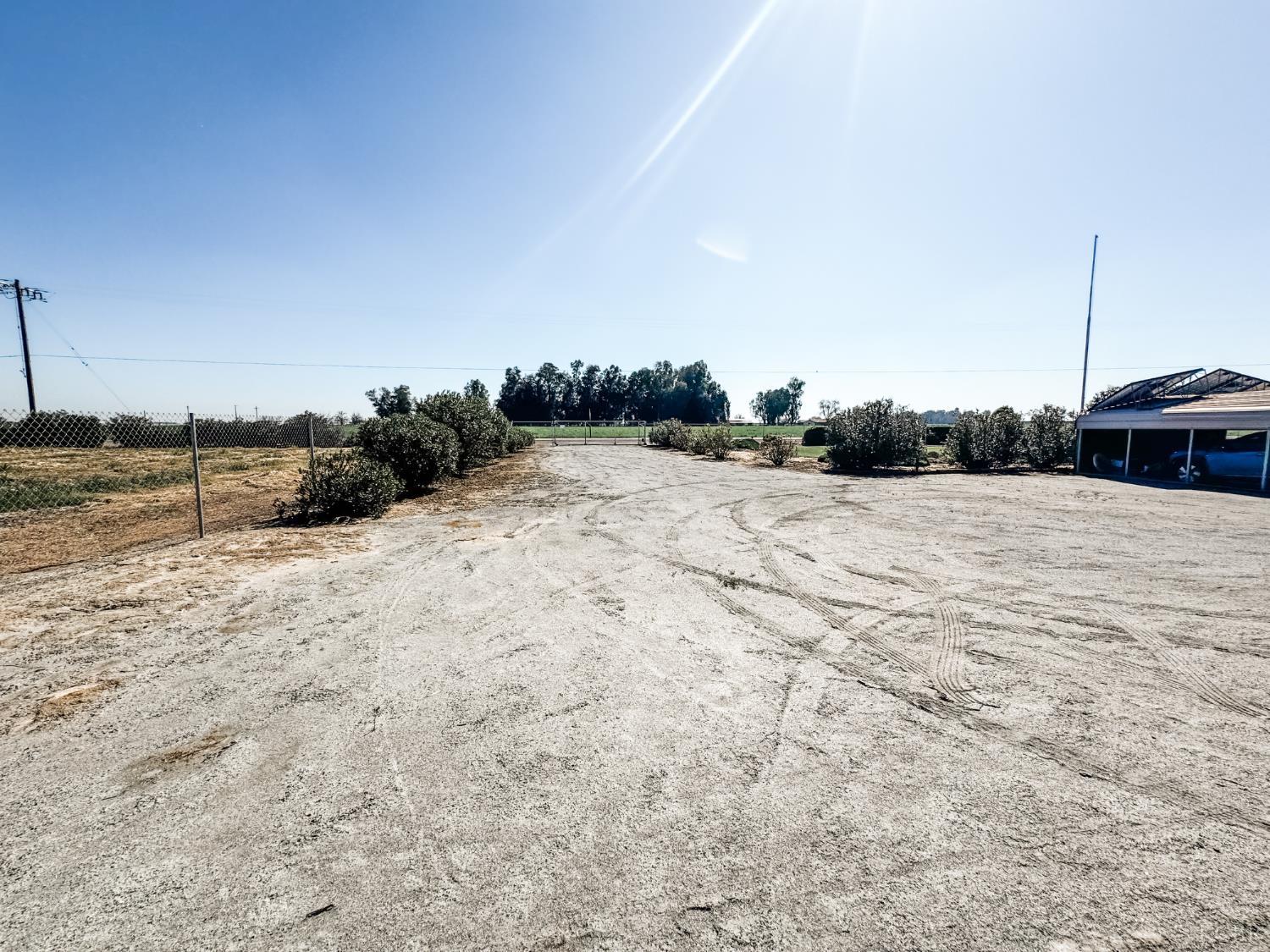 12120 Idaho Ave, Hanford, CA 93230