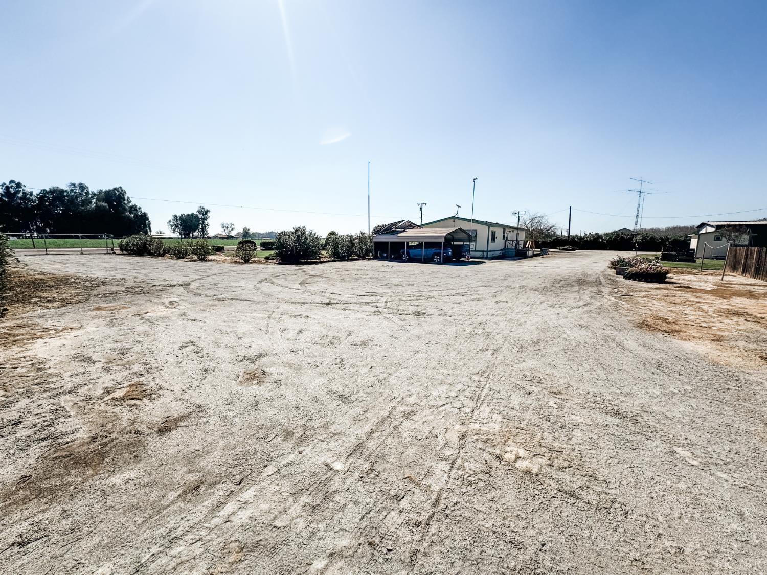 12120 Idaho Ave, Hanford, CA 93230