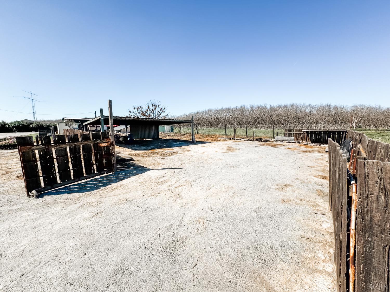 12120 Idaho Ave, Hanford, CA 93230