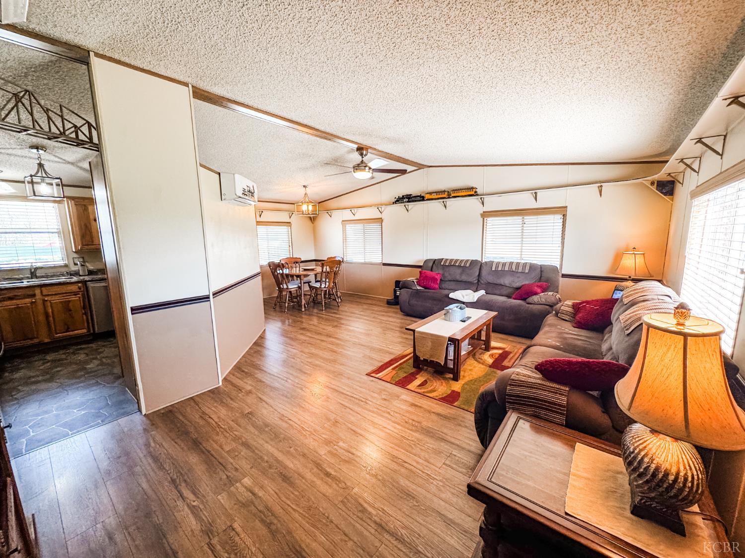 12120 Idaho Ave, Hanford, CA 93230