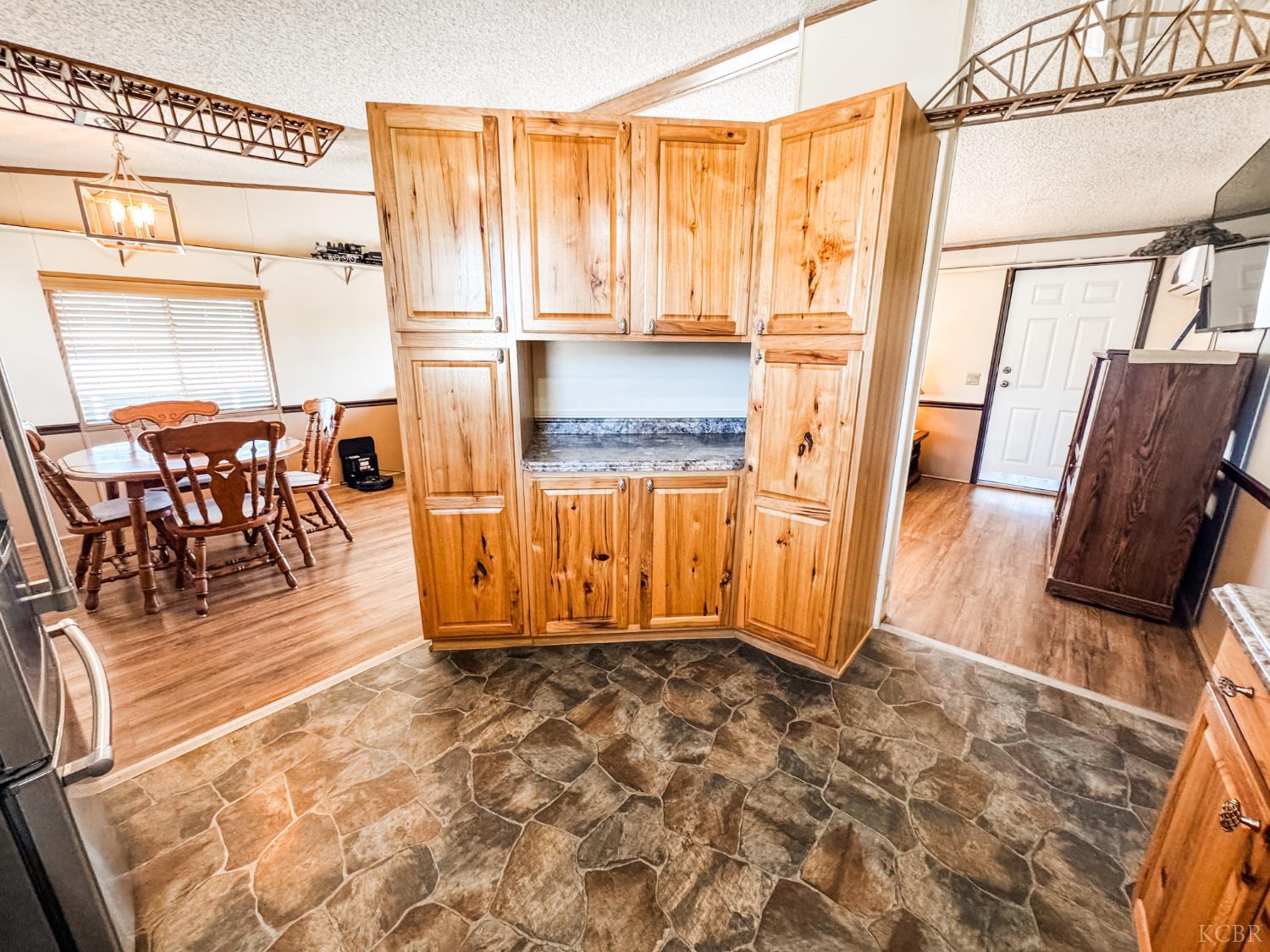 12120 Idaho Ave, Hanford, CA 93230