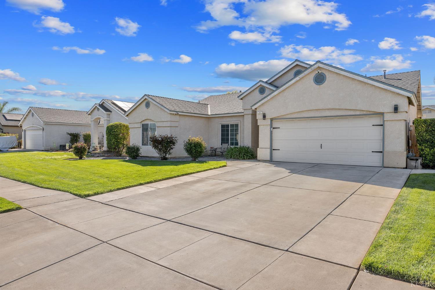 1587 Persimmon St, Lemoore, CA 93245