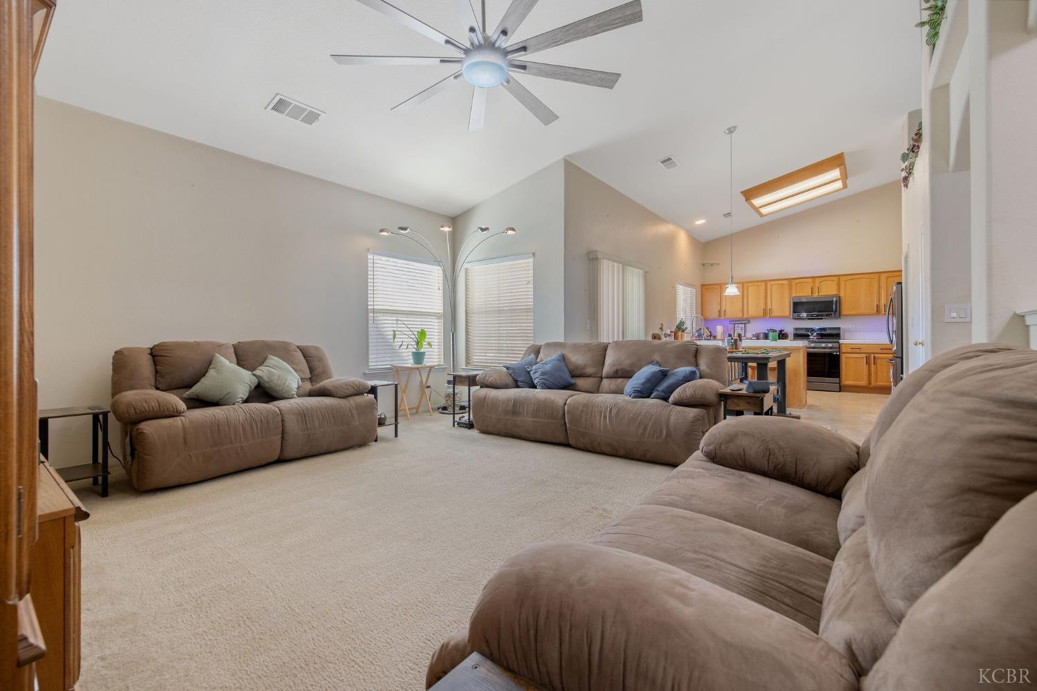 1587 Persimmon St, Lemoore, CA 93245