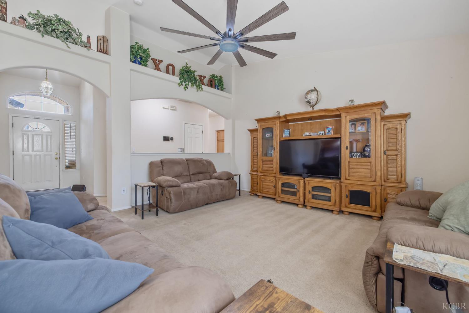 1587 Persimmon St, Lemoore, CA 93245