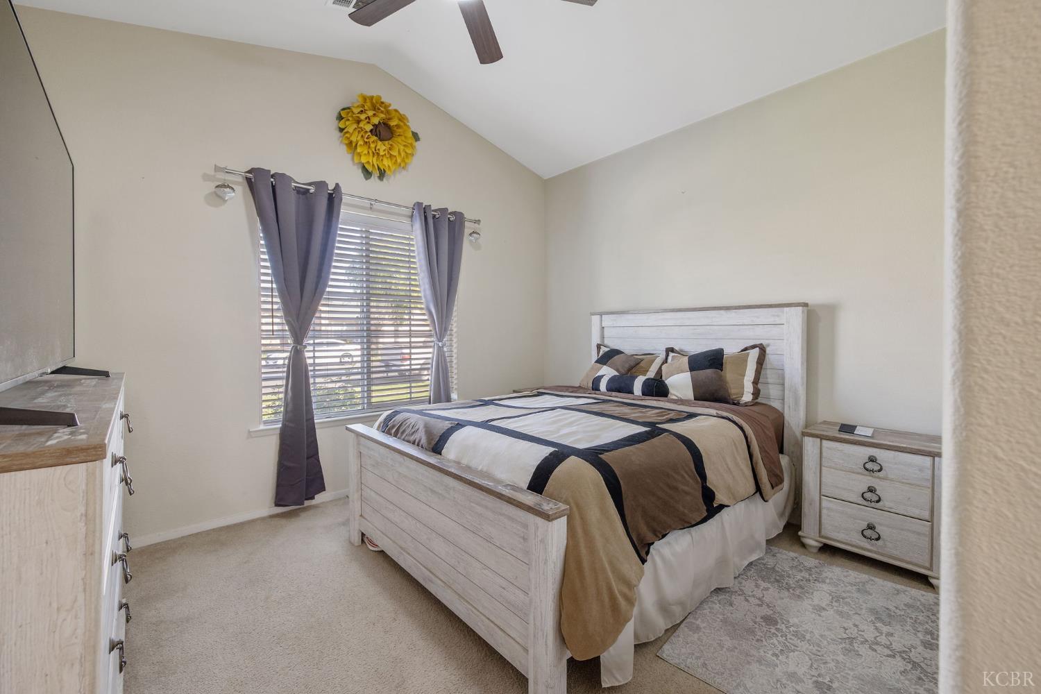 1587 Persimmon St, Lemoore, CA 93245