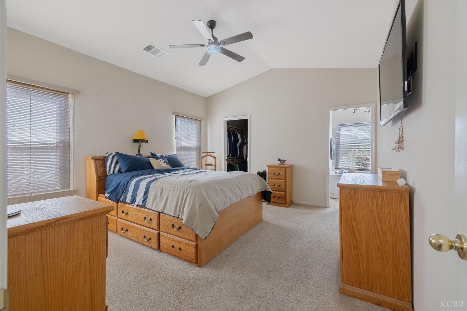 1587 Persimmon St, Lemoore, CA 93245