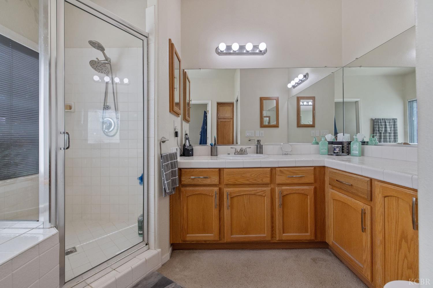 1587 Persimmon St, Lemoore, CA 93245