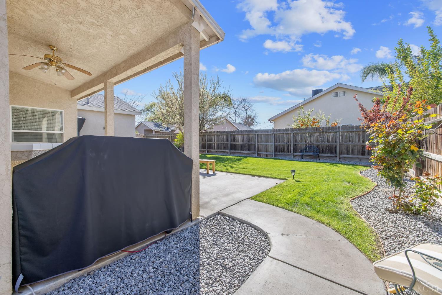 1587 Persimmon St, Lemoore, CA 93245