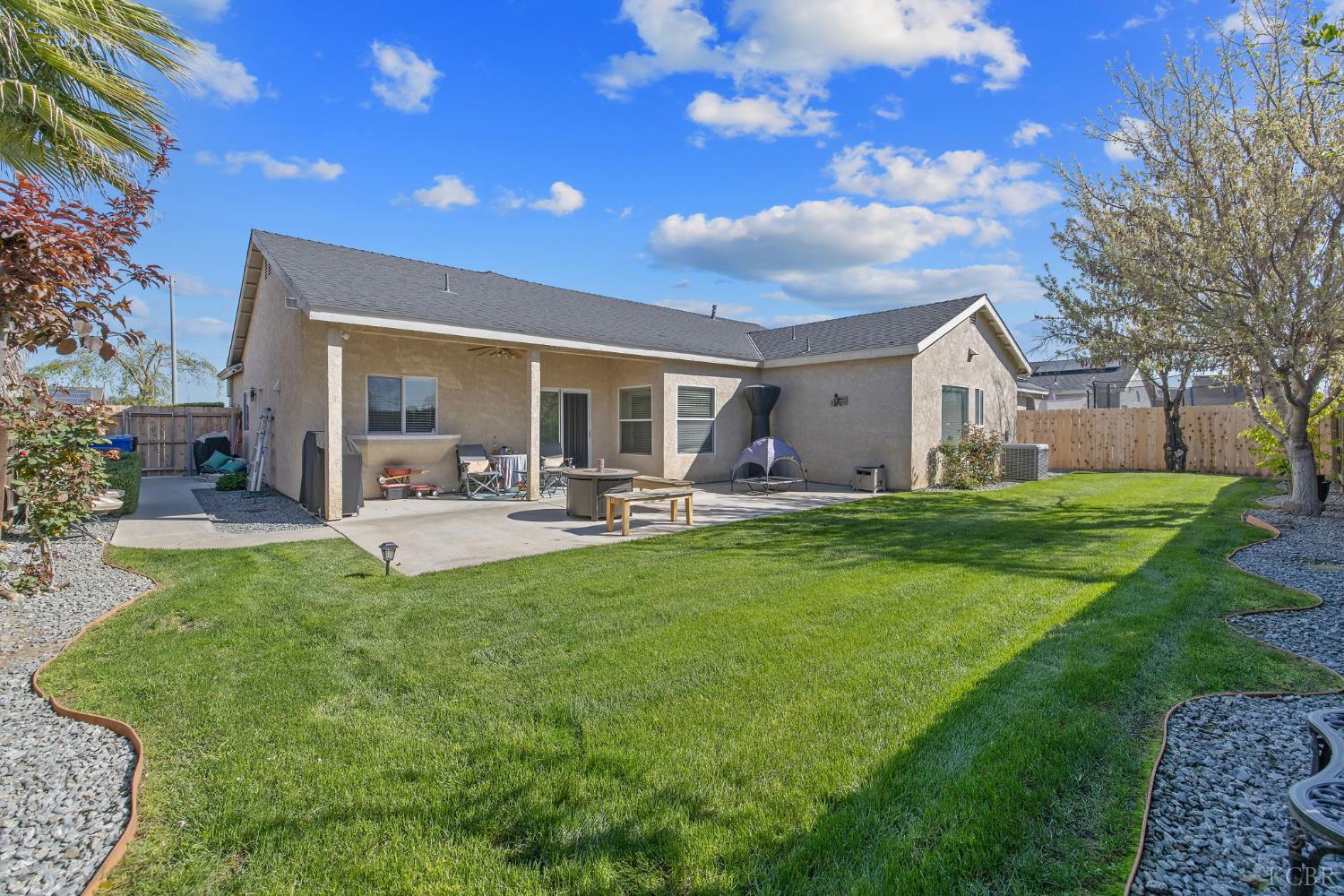 1587 Persimmon St, Lemoore, CA 93245